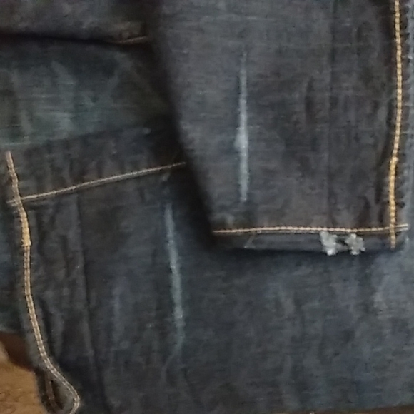 Levis - Picture 5 of 5